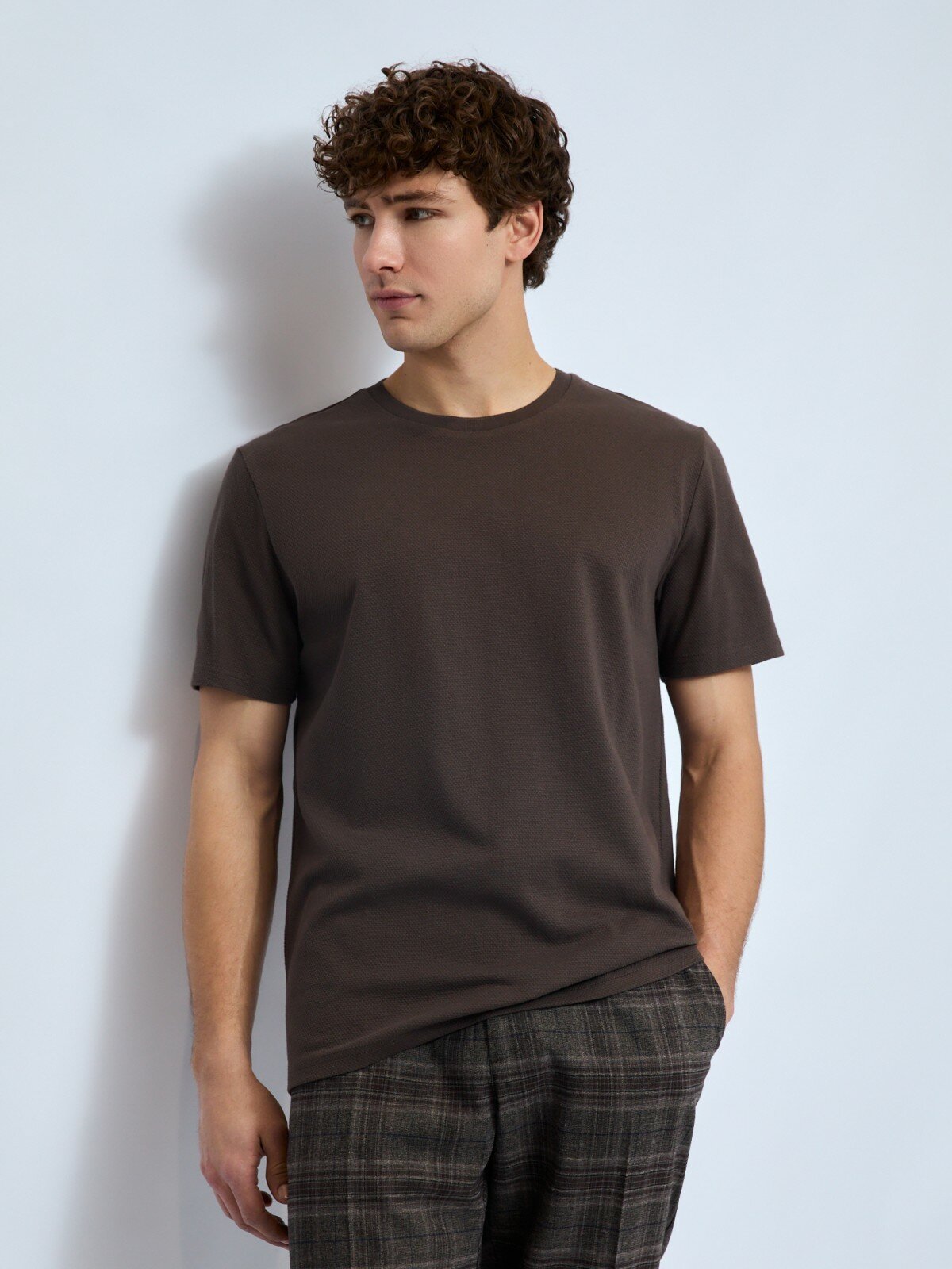 Футболка Zolla, размер L, темно-коричневый