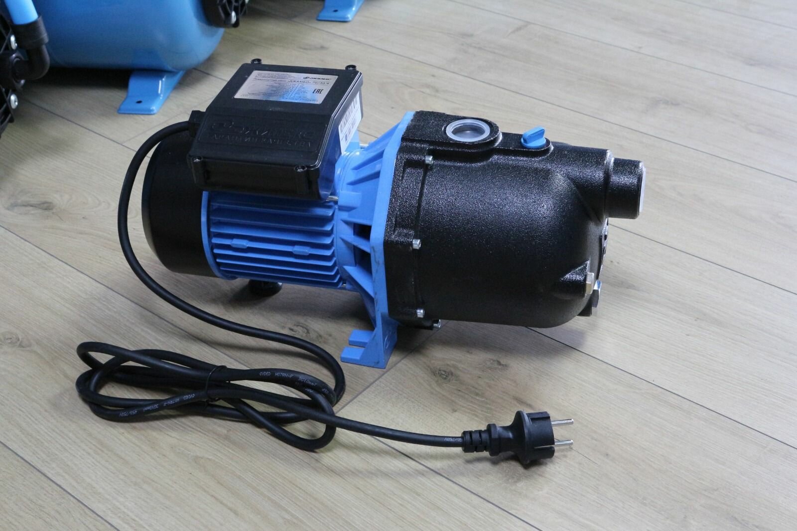 Насос поверхностный джамбо 60/35 Ч ( P1мощность-620Вт/ч Hmax напор-35м Qmax расход-60л/м Нвс 8м) (3000)