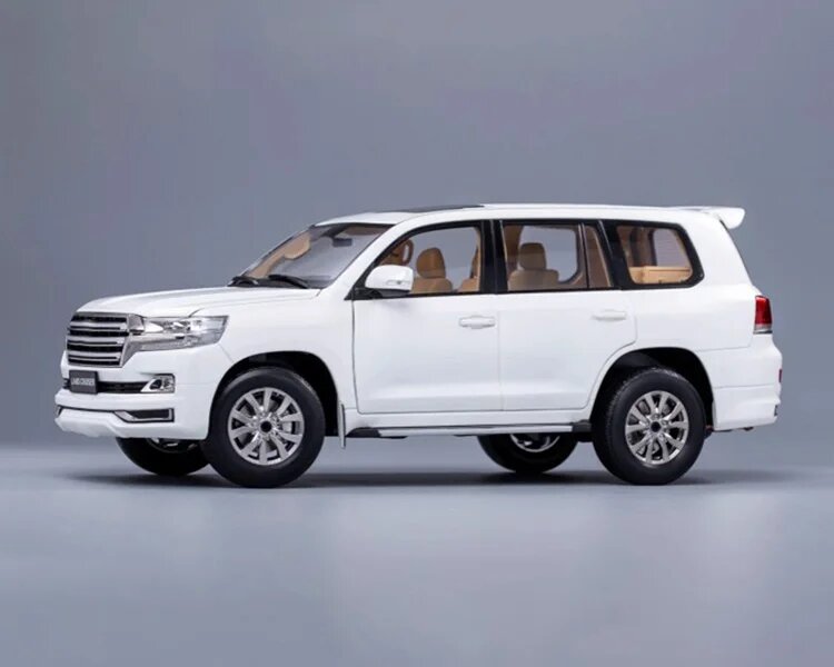 Модель машины The original 1:18 LAND CRUISER 200 — купить по