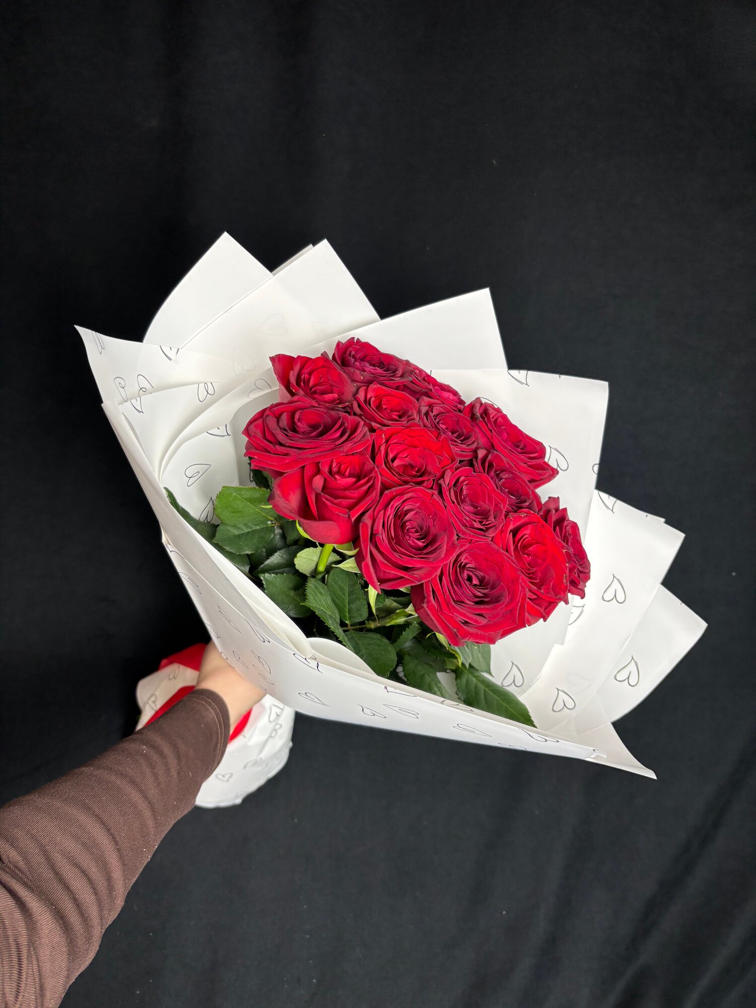 17 Красных Роз. Букет Роз. Цветы. доставка цветов. Моно букет красных роз. Подарок