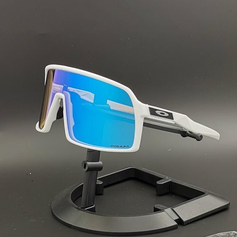 Солнцезащитные очки Oakley