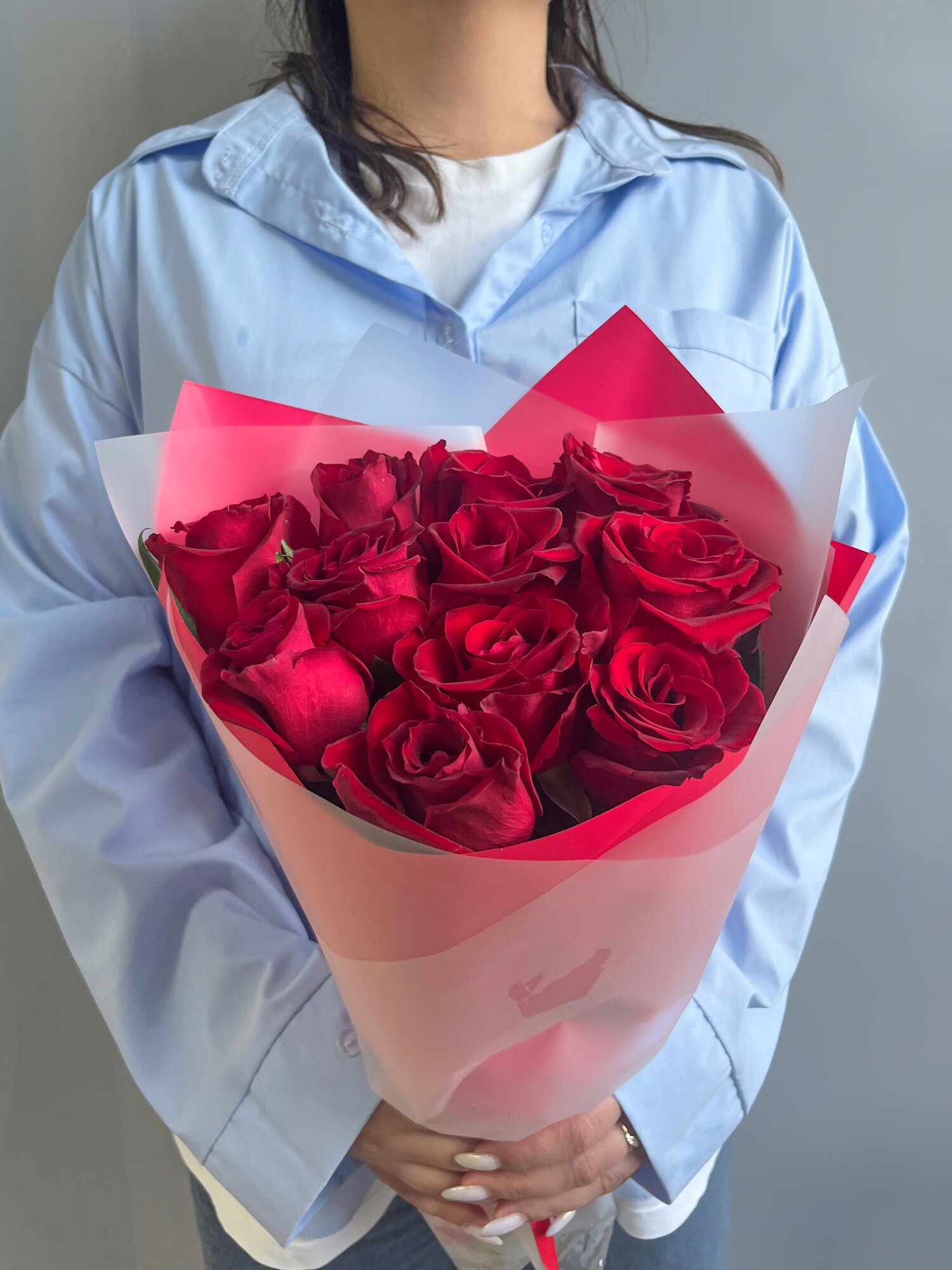Монобукет из красных роз 11 шт высота 45 см упаковка подарок