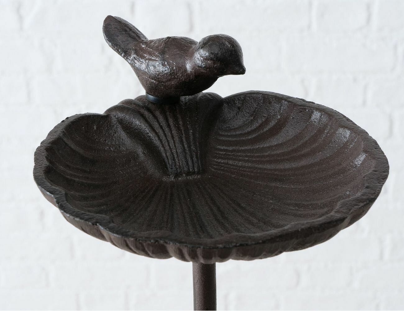 Декоративная поилка для птиц сперроу стив на штекере металл 98х20 см Boltze 2424400-1