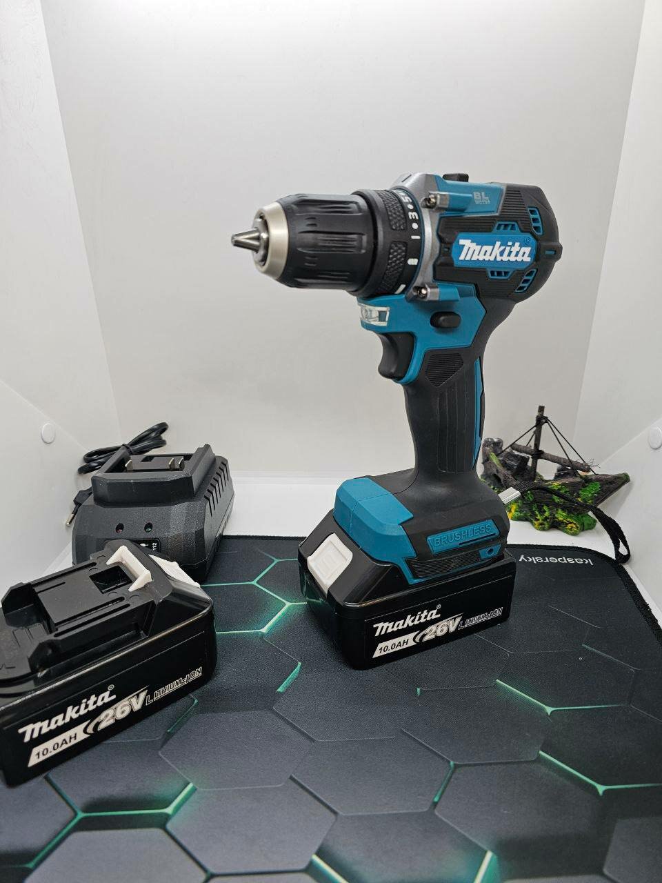 Дрель-шуруповёрт Makita 26V, 2АКБ, от аккумулятора