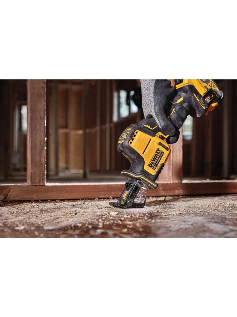 Аккумуляторная сабельная пила DeWalt DCS369NT-XJ — фото 1