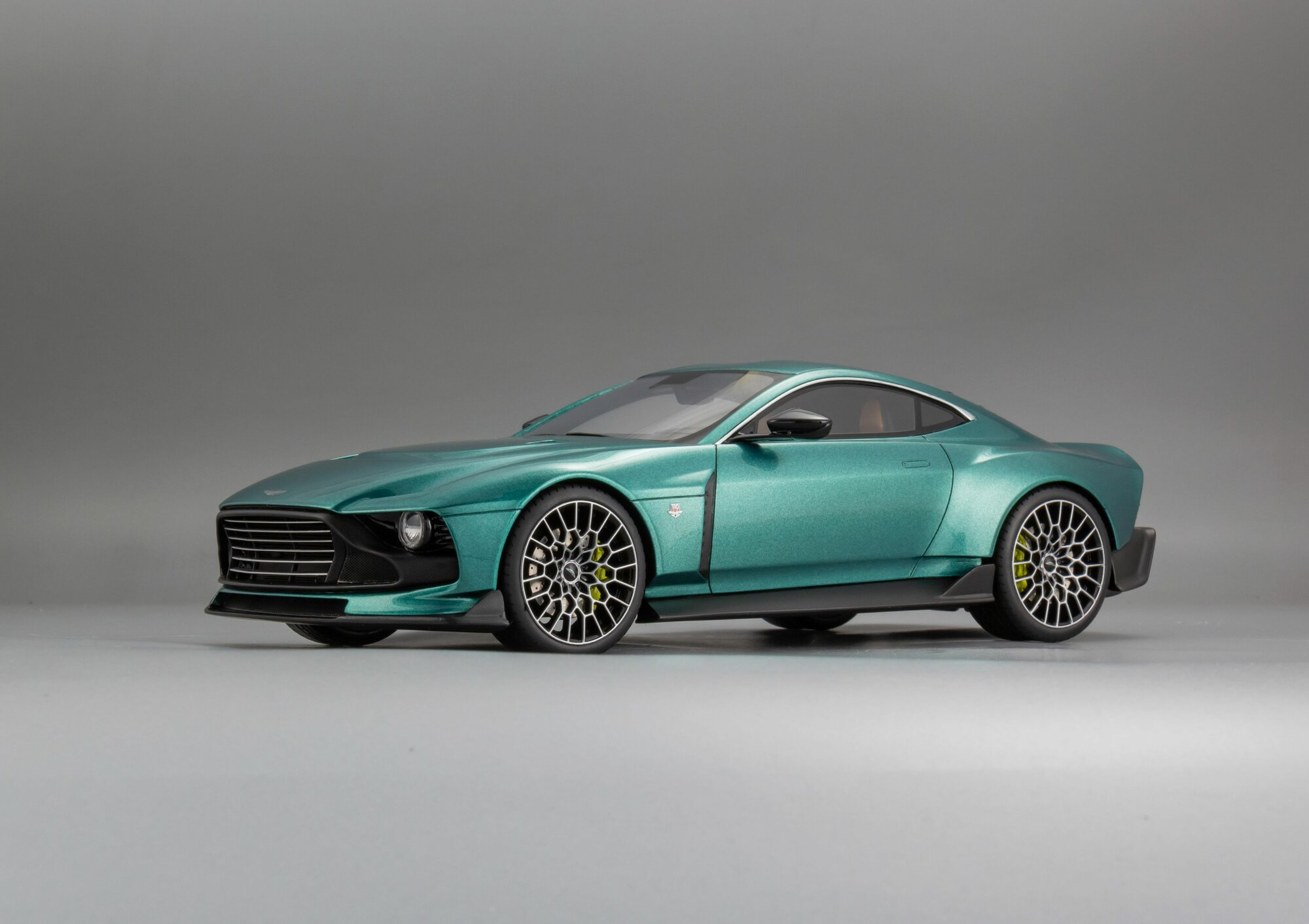 1:18 Aston Martin Valour - 2024, Коллекционная масштабная модель от GT Spirit — фото 1