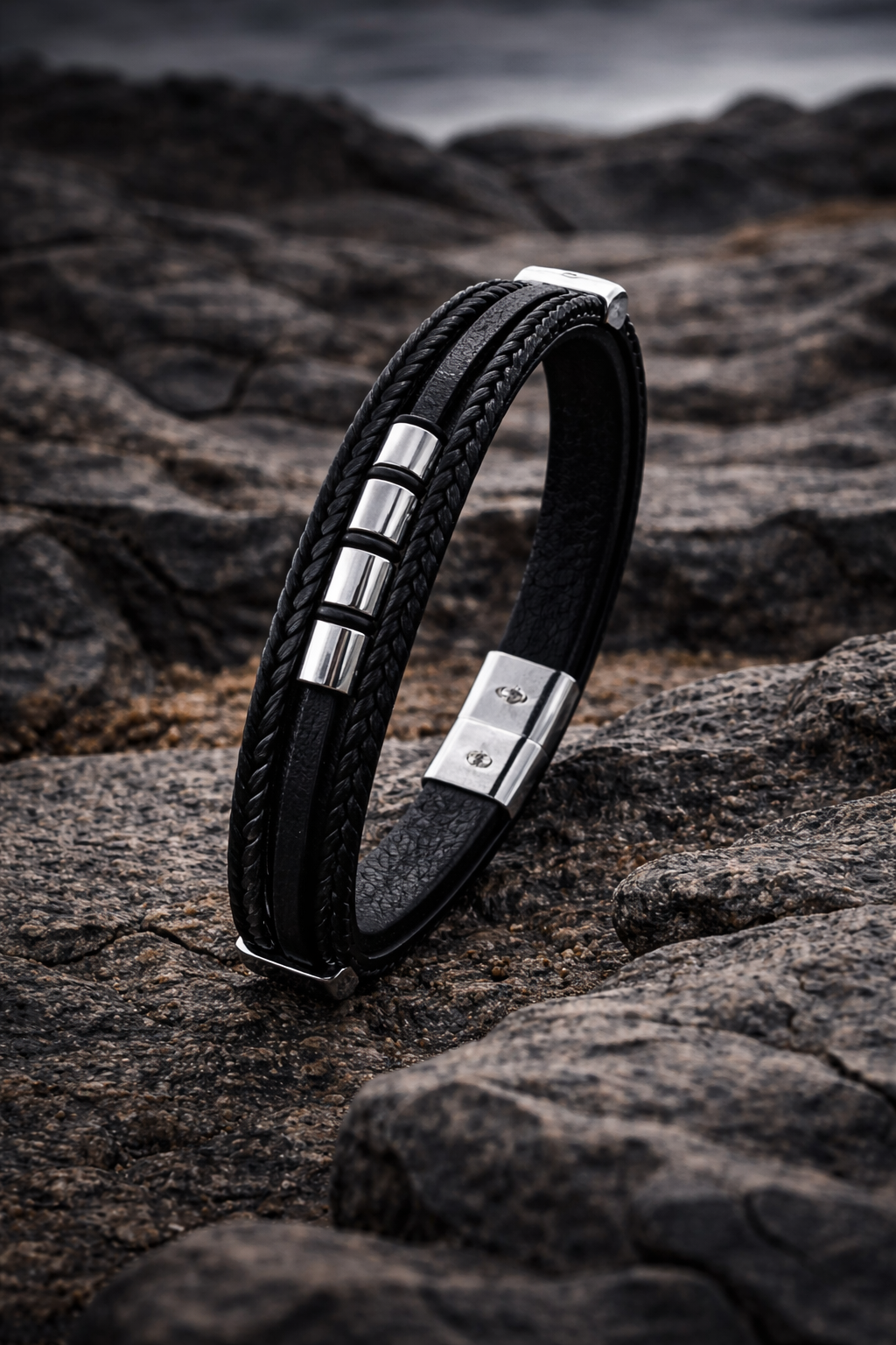 Жесткий браслет