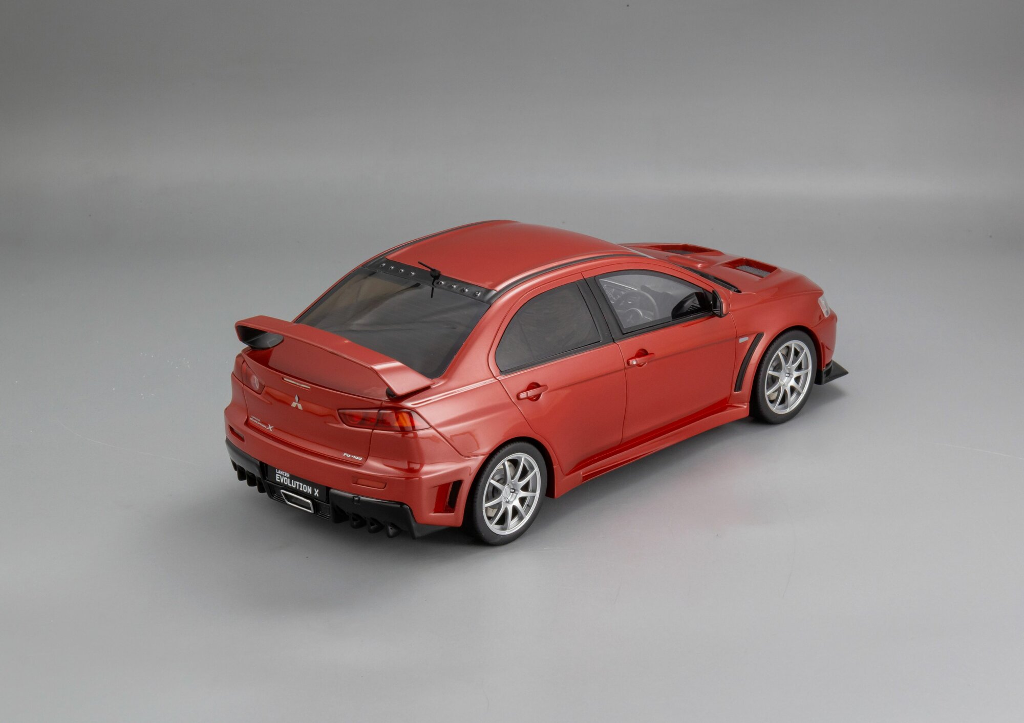 Масштабная модель Mitsubishi Lancer Evo X FQ 400 — фото 1