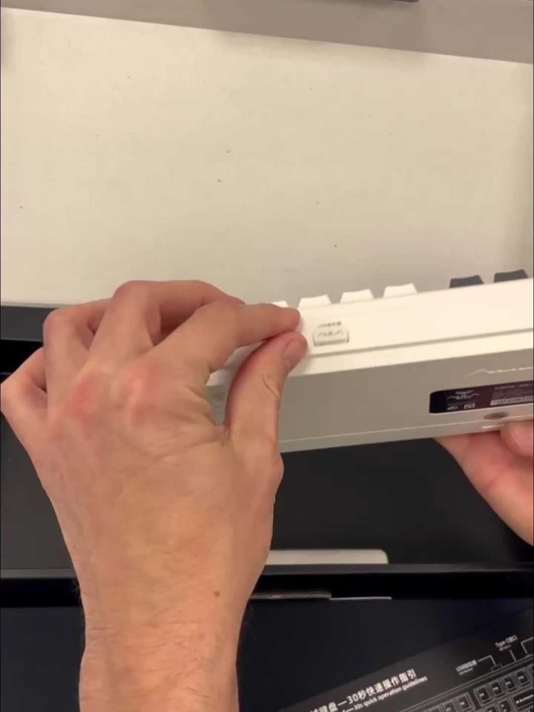 Беспроводная клавиатура AULA F87 PRO White-Blue Leobog GrayWood V4 (9425) Русская раскладка белый, синий — фото 1