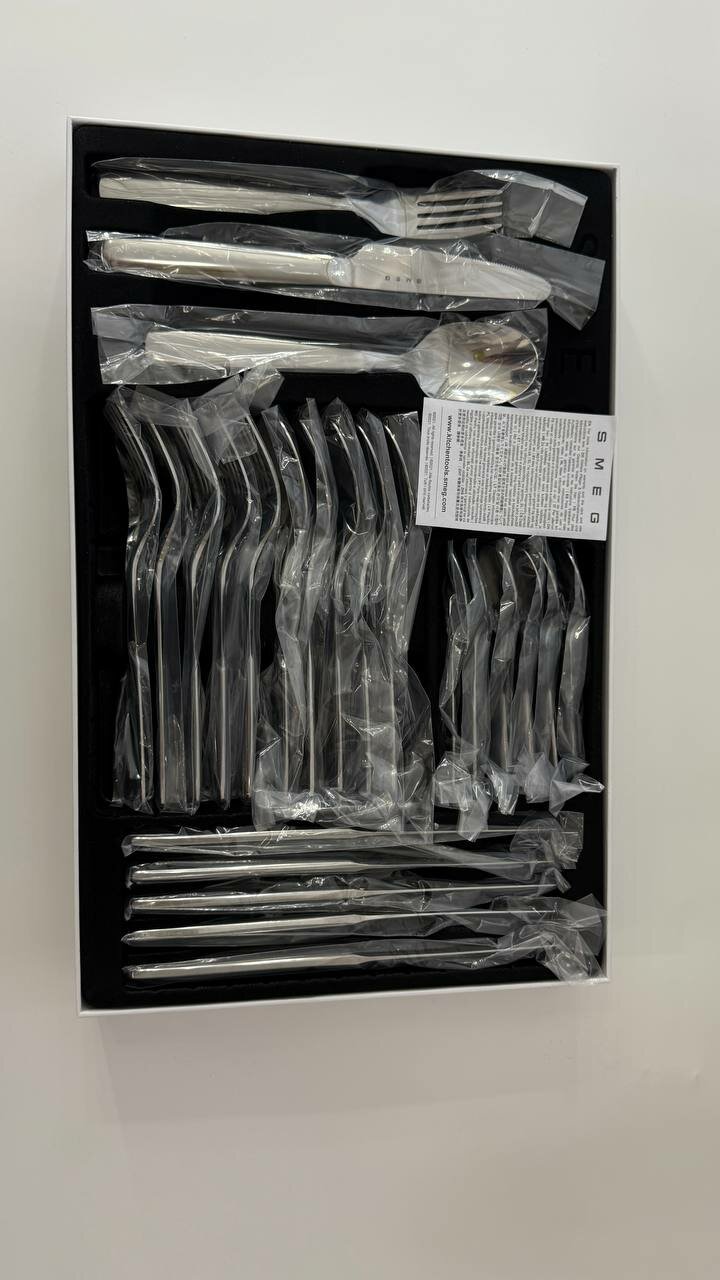 Изображение Комплект столовых приборов, SMEG, 24 предмета на 6 персон, в подарочной упаковке