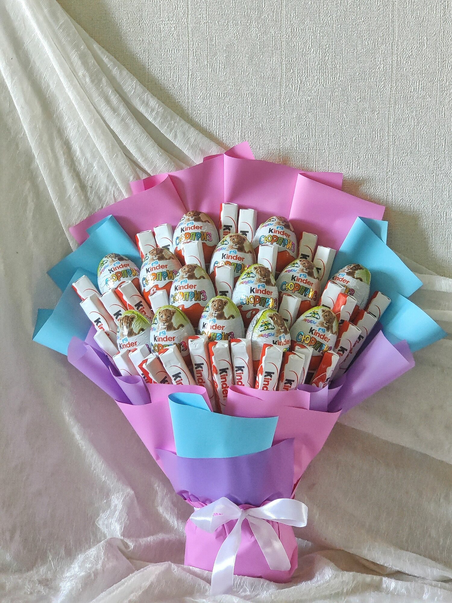 Букет из Kinder Surprise и Kinder Chocolate