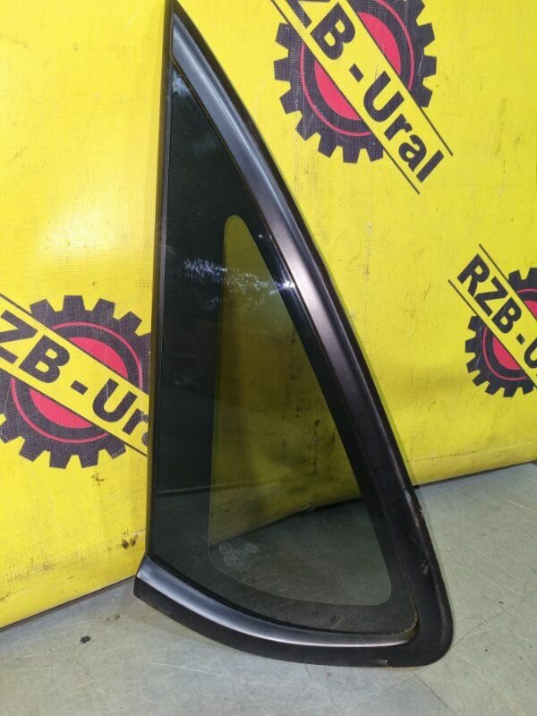 Стекло кузовное глухое (форточка) левое Volkswagen Polo MK5 2009 2015 (б/у)