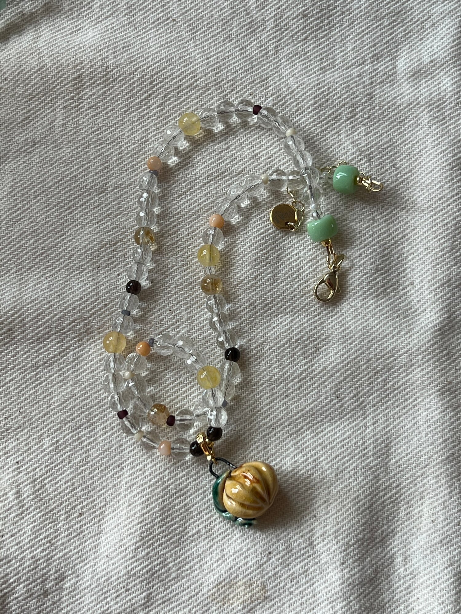 Колье MaMi, перламутр, бисер, агат, керамика, горный хрусталь, длина 36 см, оранжевый