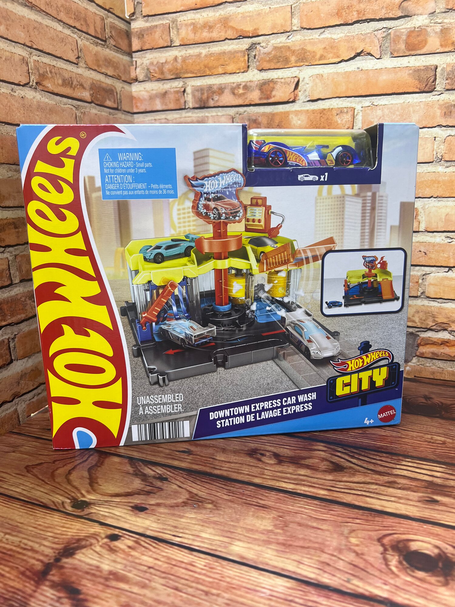 Набор игровой Hot Wheels CITY автотрек "экспресс-автомойка" / HDR24-HDR27