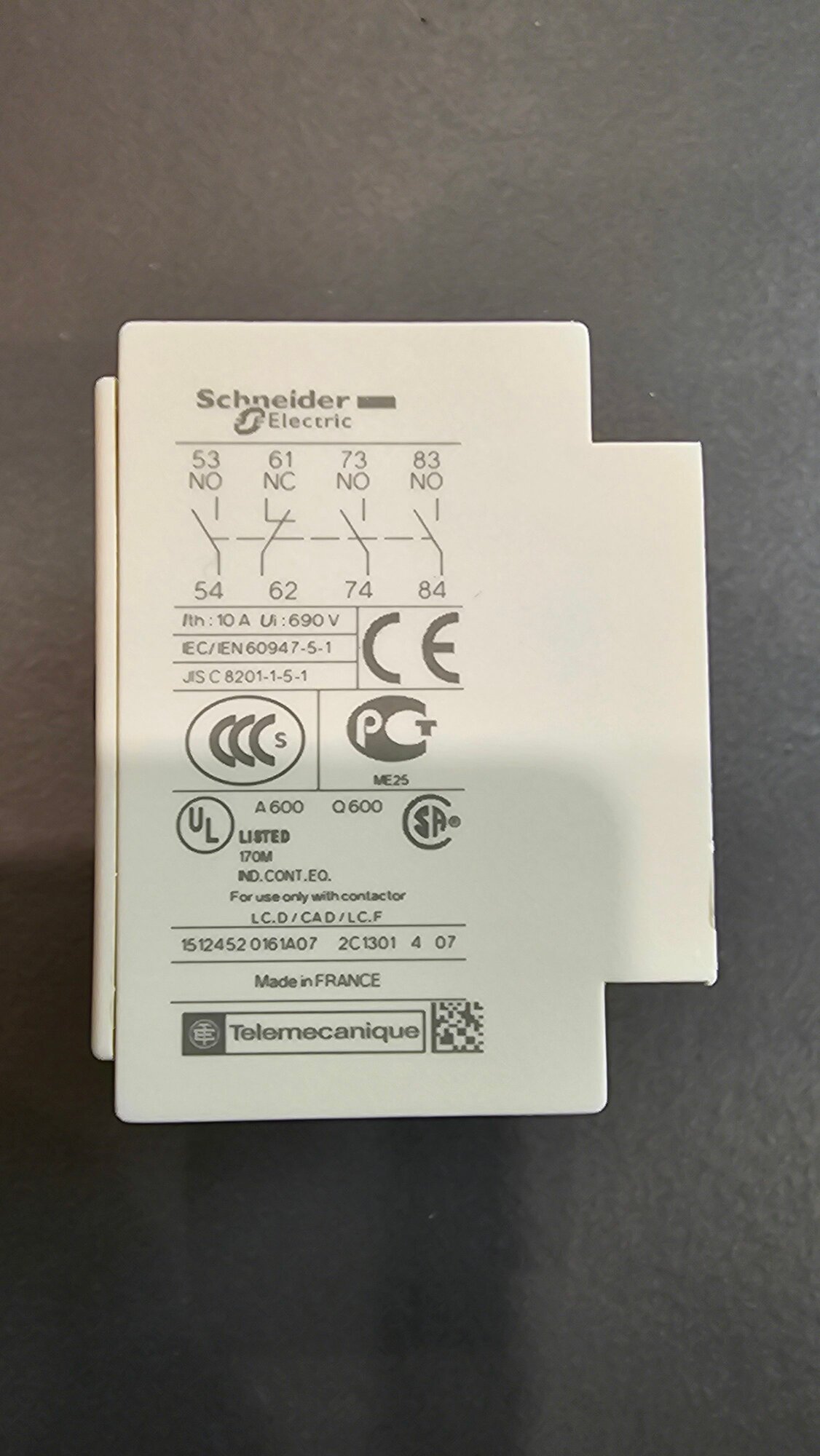 Контакт дополнительный фронтальный 3НО+1НЗ для контакторов cерии D Schneider Electric LADN31 — фото 1