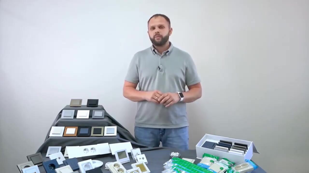 Розетка двойная без заземления 16А со шторками в сборе SE AtlasDesign, белый ATN000122 — фото 1