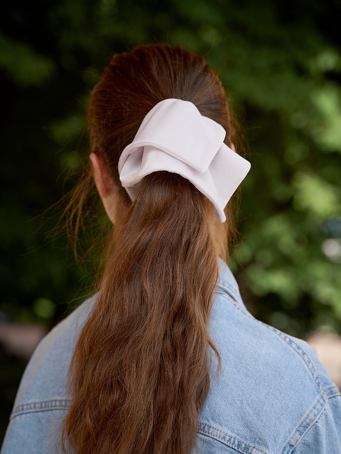 Резинка для волос бархатная квадратная белая — фото 1