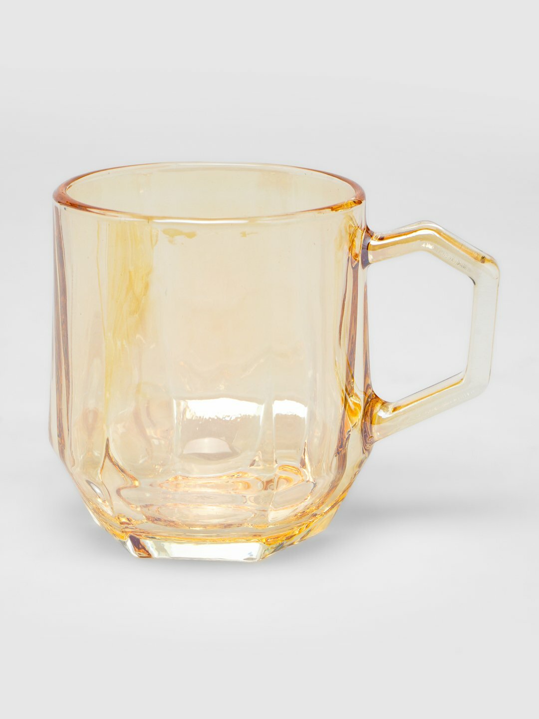 Набор 6 штук кружкам180 мл. Изготовлена из стекла янтарного оттенка