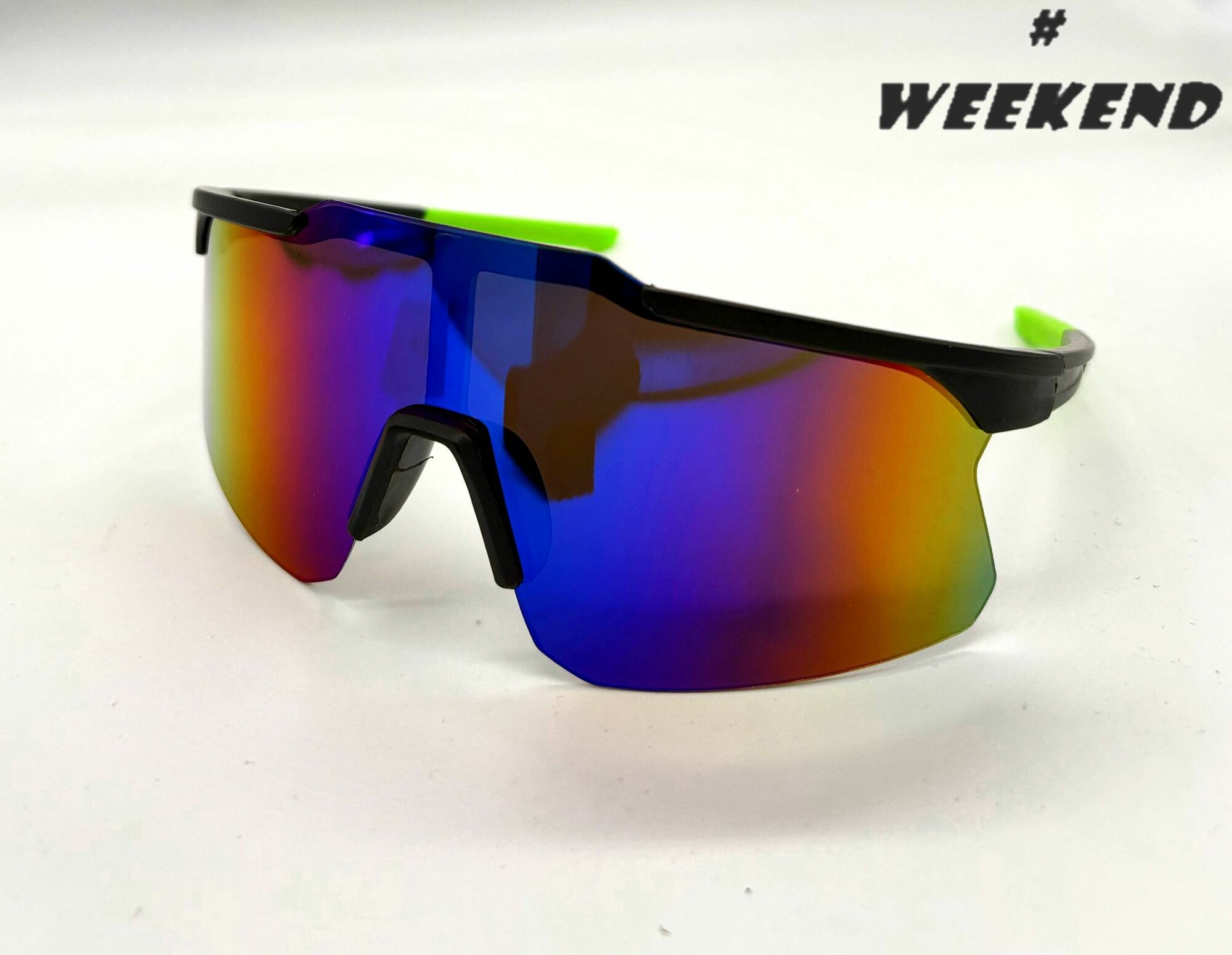 Солнцезащитные очки Weekend