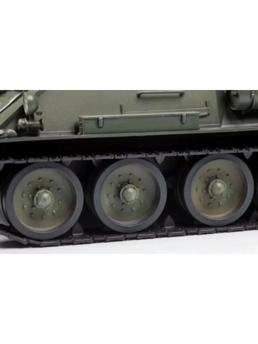 ZVEZDA Советский истребитель танков СУ-100 271 деталь, масштаб 1:35 — фото 1