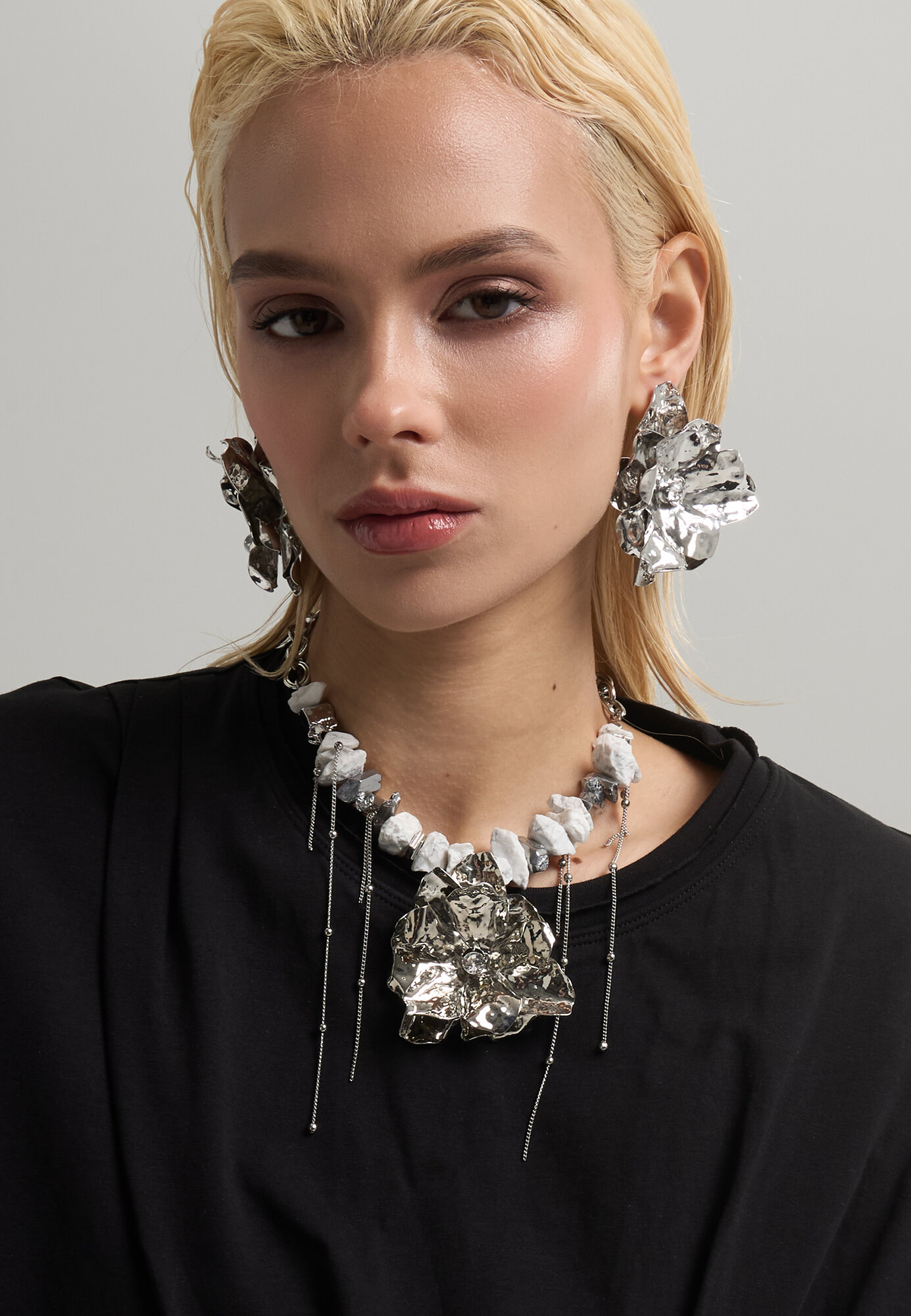 Колье YAROSLAVNA, длина 38 см, белый, серебряный — фото 1