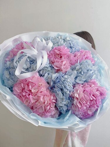 Изображение товара Пышный красивый букет из ароматных гортензий нежный микс 11 шт. от FlowersGo с доставкой