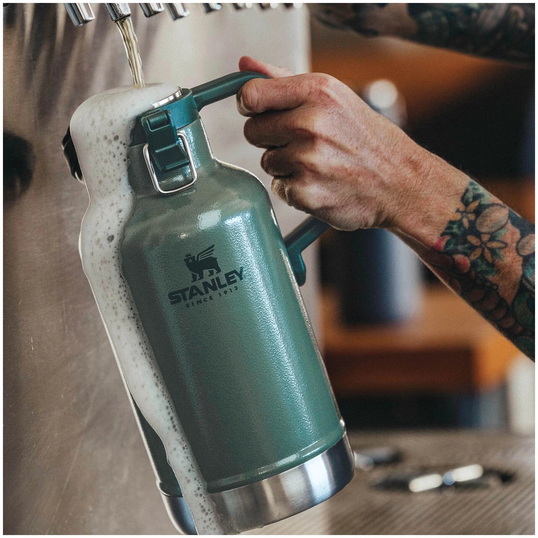 Термос для пива stanley classic easy pour growler 10 01941 099 темно зеленый 1 9l