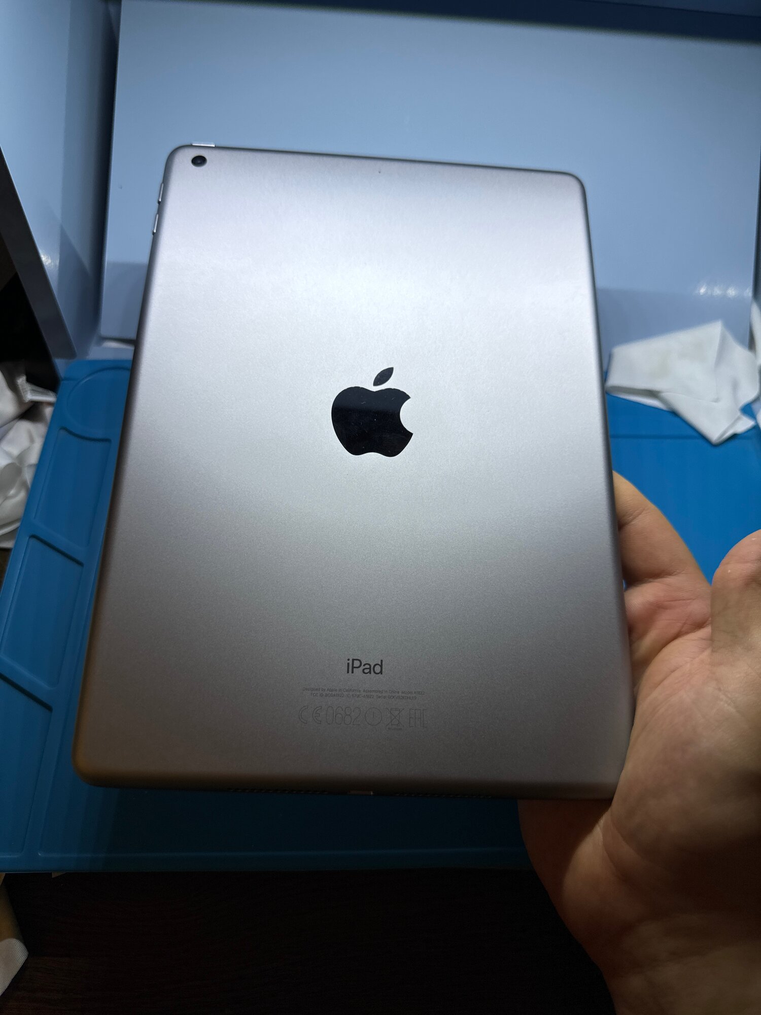 Apple iPad 5 32 gb wifi Хорошее состояние для учебы и детей — фото 1