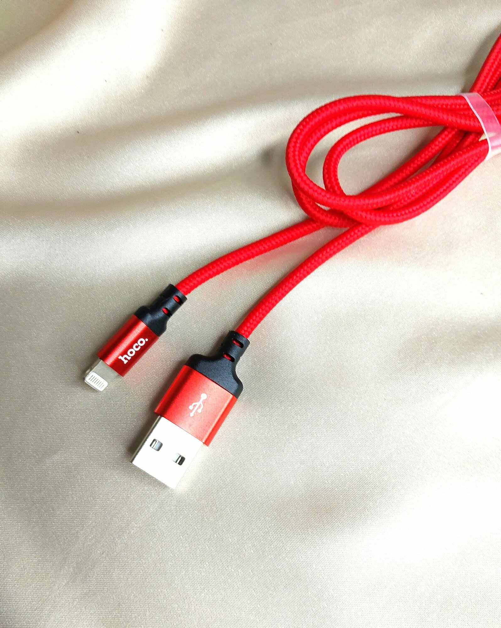 Шнур-кабель для зарядки айфонов \ 1 метр оплетка тканевая \ красного цвета