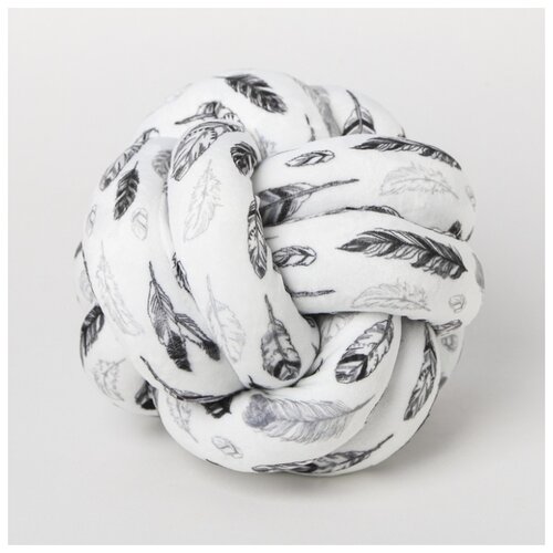 фото Подушка-узел арт узор "перышки", 19*19 см