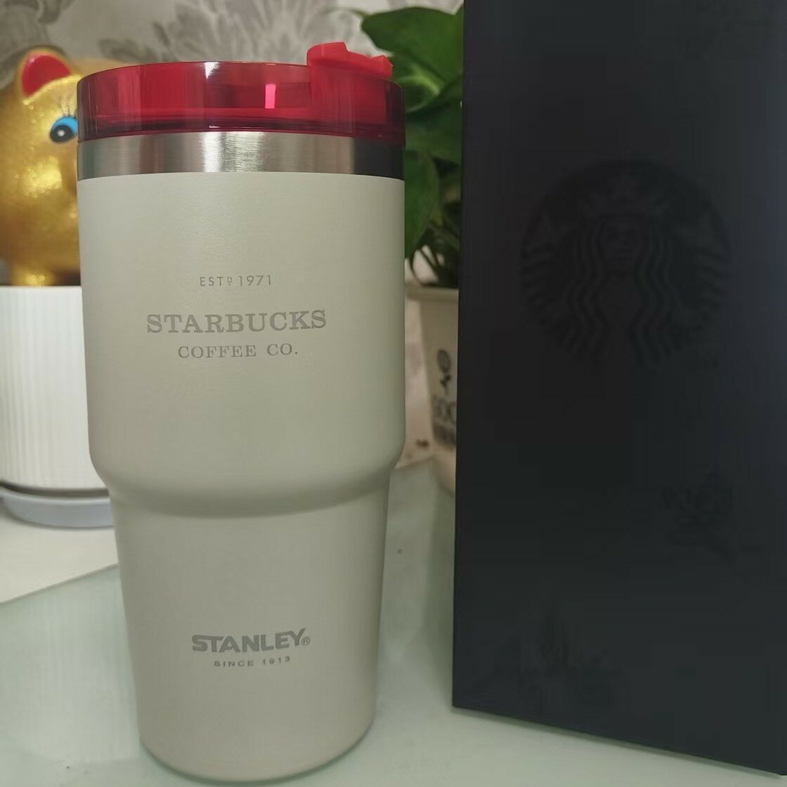 Термокружка Starbucks Stanley, для горячих и холодных напитков, с трубочкой 20oz