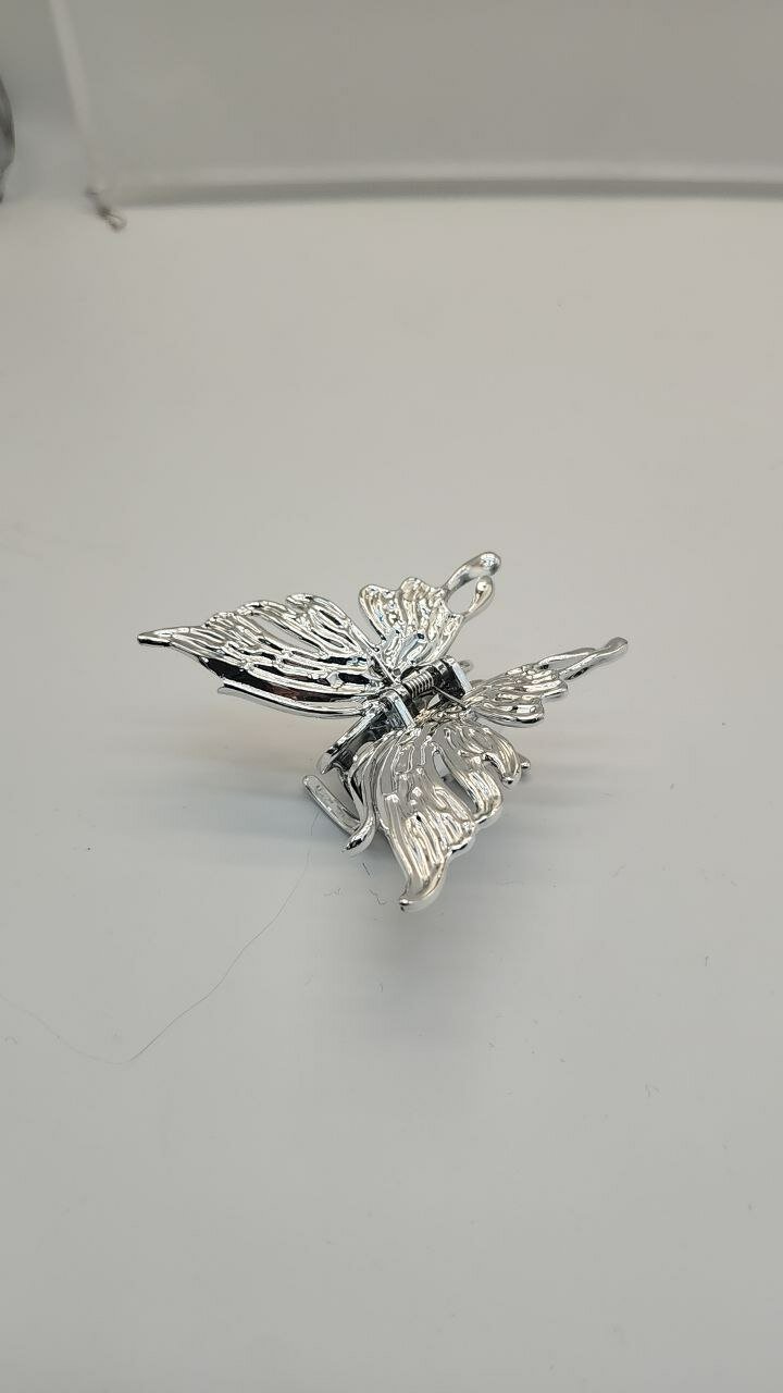 Крабик для волос серебренного цвета , заколка для девушек, в форме бабочки — фото 1