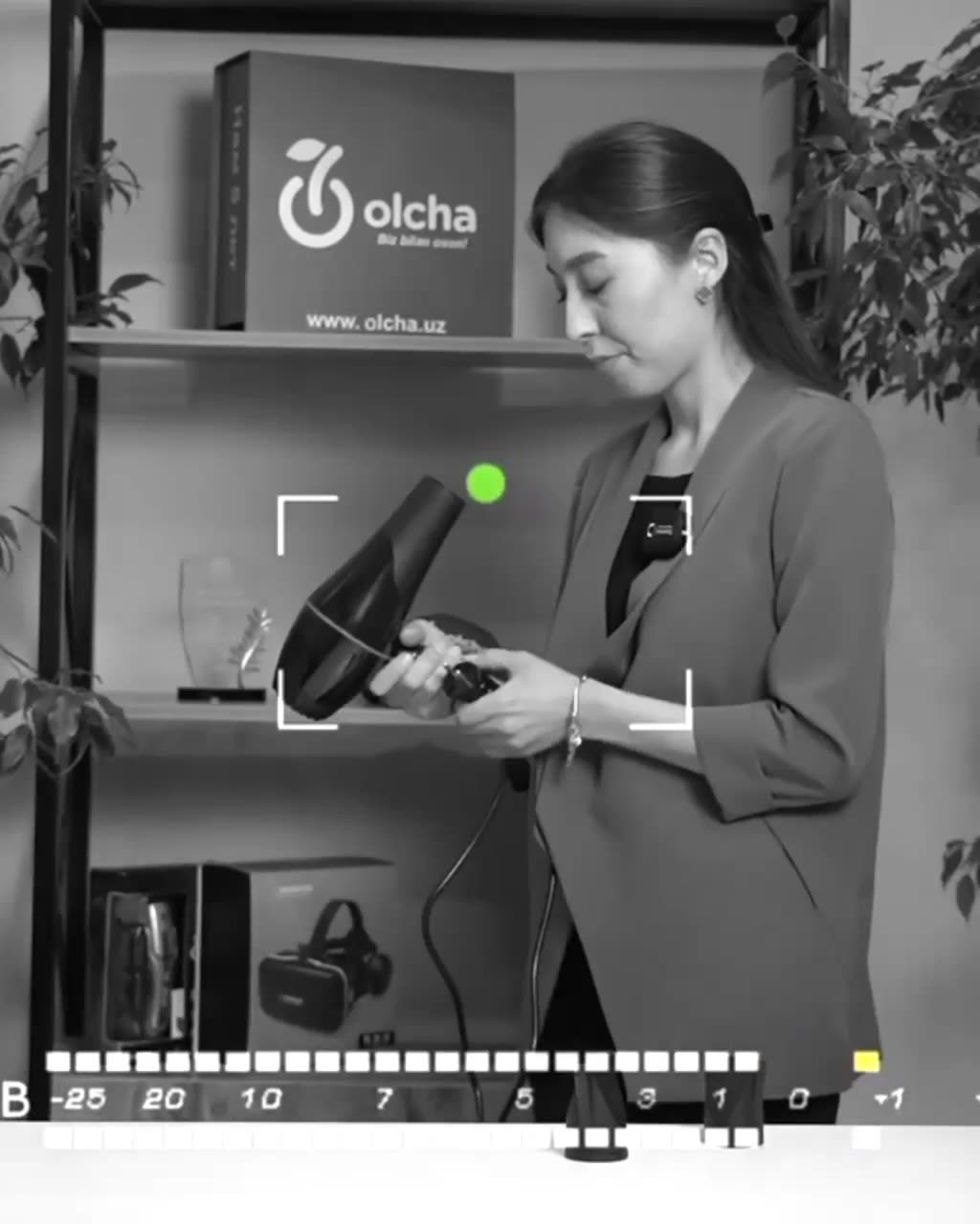 Профессиональный фен Fakang FK-9900 с ионизацией для сушки и укладки волос 2000 Вт — фото 1