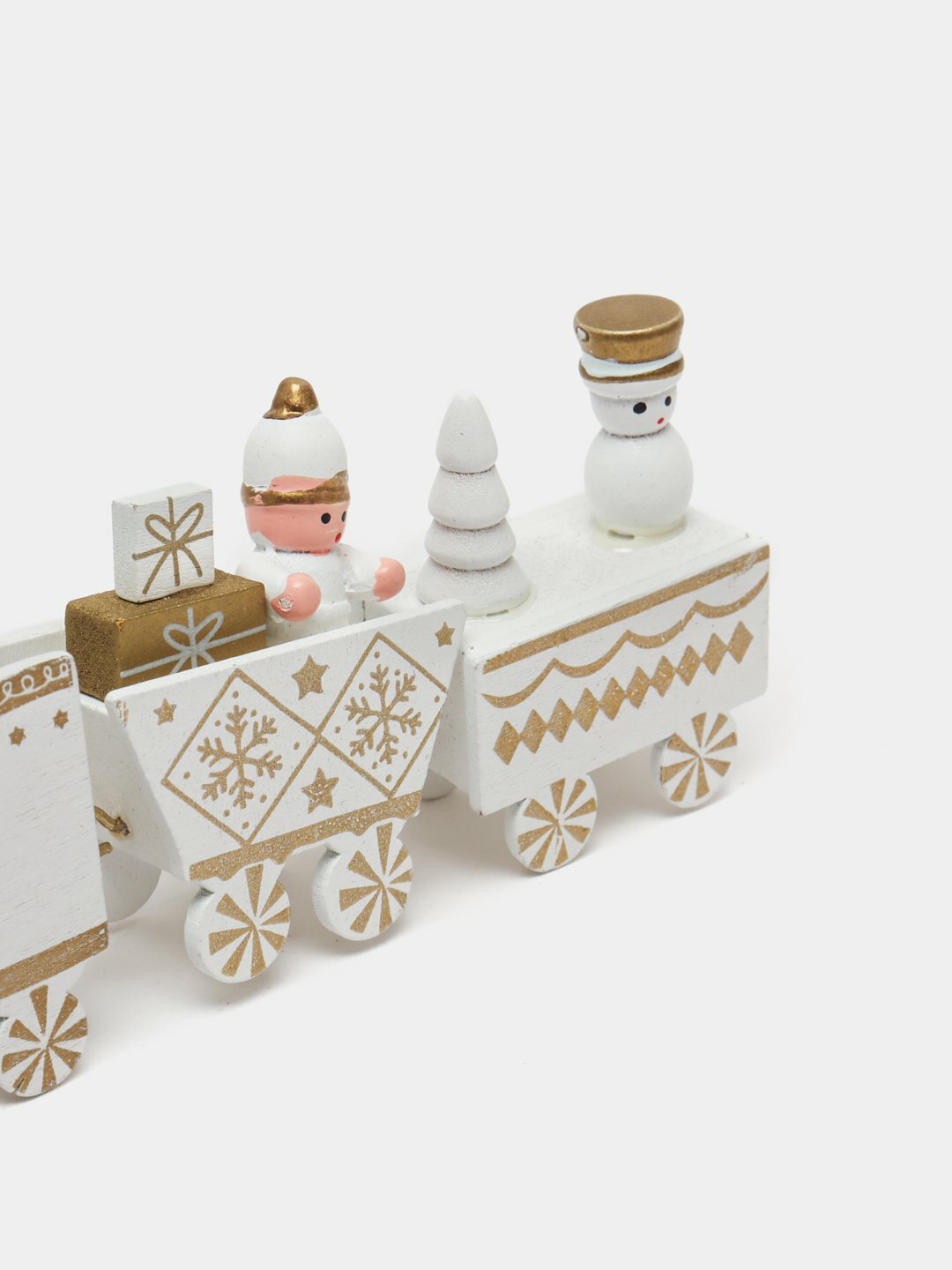 Новогодний игрушечный поезд - это замечательный аксессуар для вашей елки — фото 1