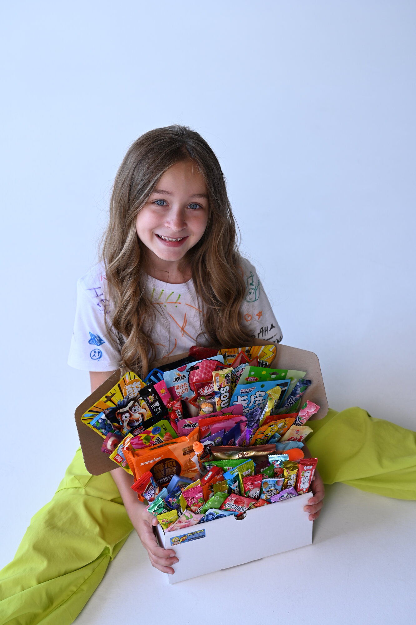 Сладкий бокс WOWBESTBOX 116 импортных вкусняшек / Подарочный набор сладостей — фото 1