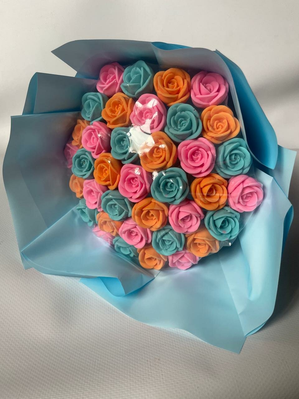 Букет из 37 шоколадных роз "ShokoTrendy" белый шоколад без ГМО