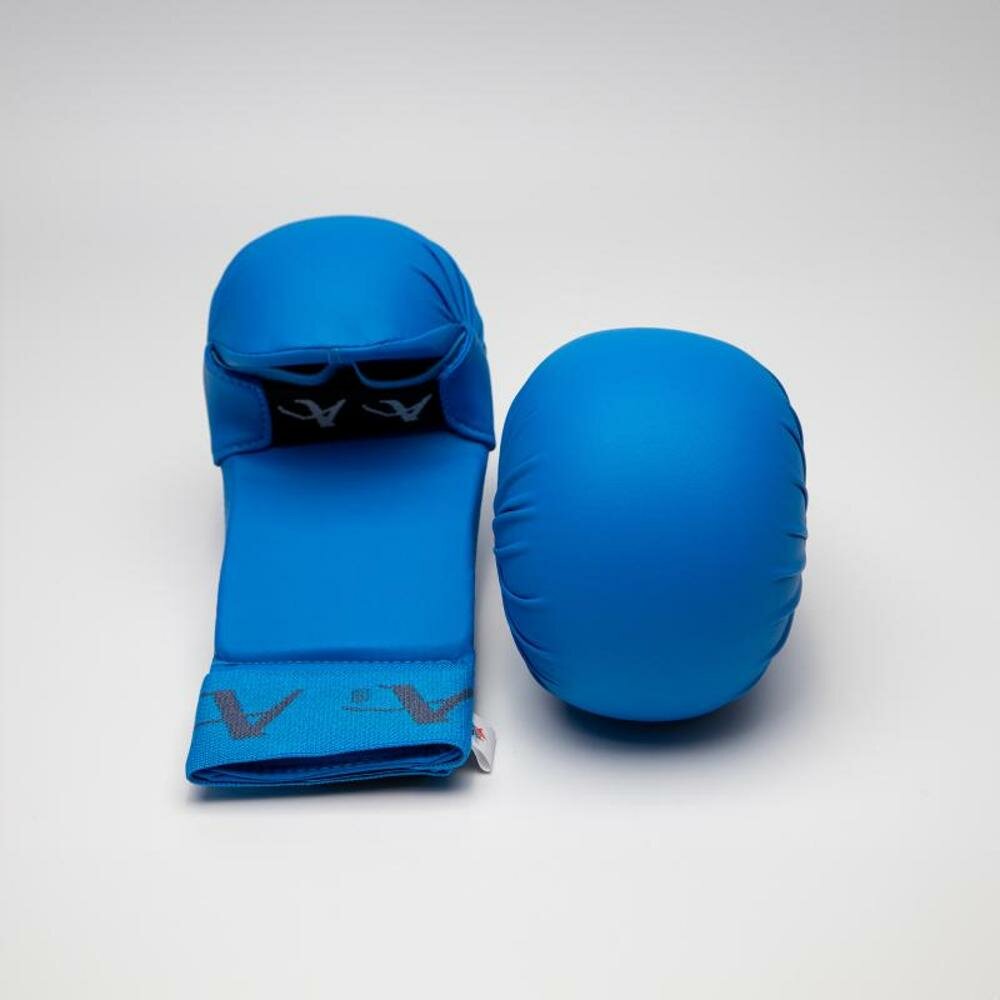 Перчатки для каратэ Arawaza, WKF, синий/красный — фото 1