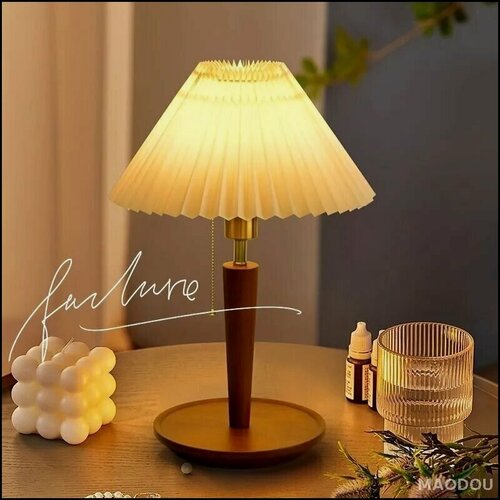 Изображение товара Винтажная плиссированная настольная лампа прикроватная тумбочка из антикварного ореха, массив дерева, медь