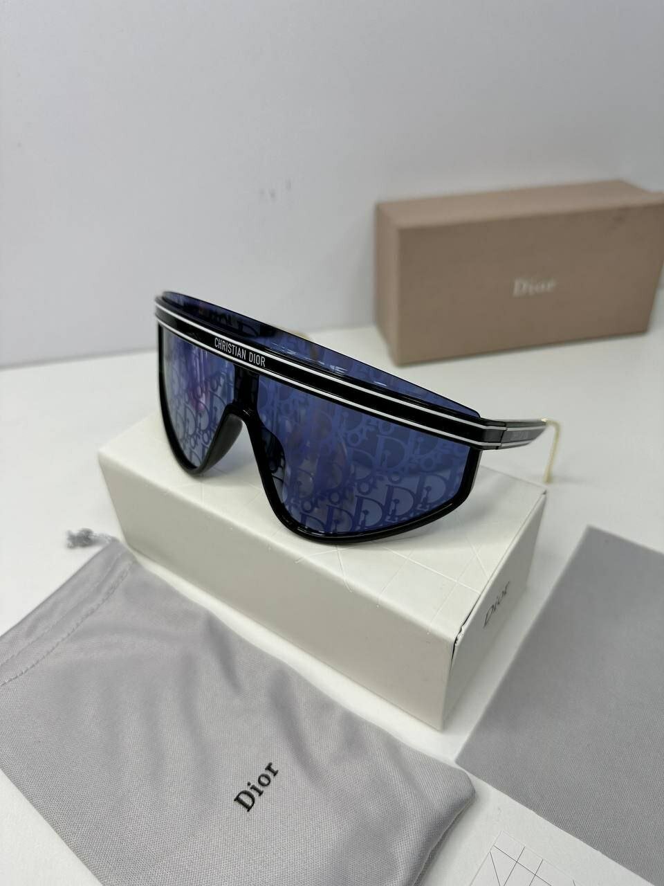 Солнцезащитные очки