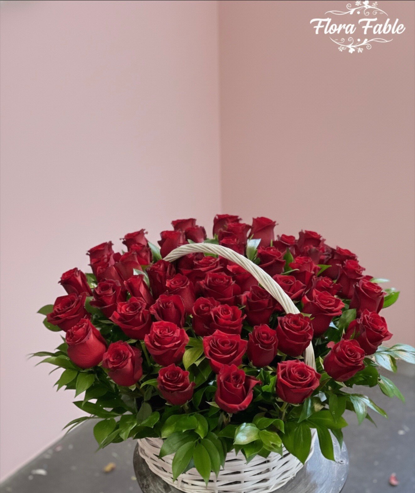 Букет "Огненная страсть" 51 роза красная в корзине для особого события