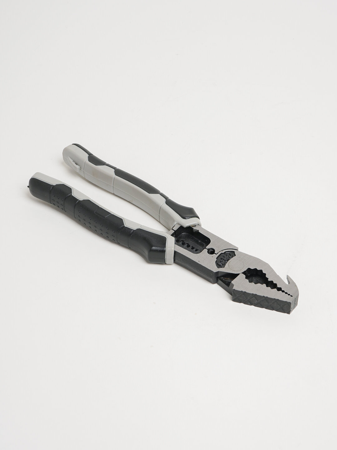 Плоскогубцы - многофункциональные пассатижи усиленные 8 в 1 : CRV