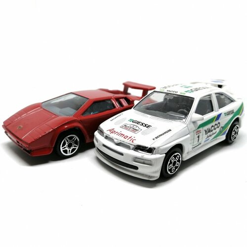 Модель Ford Escort Cosworth Lamborghini Countach масштаба 1:43, металл Bburago 4200fla