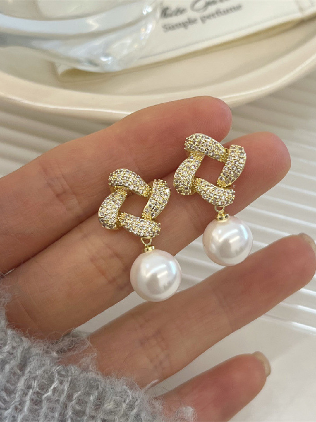 Серьги, бежевый в золоте — фото 1