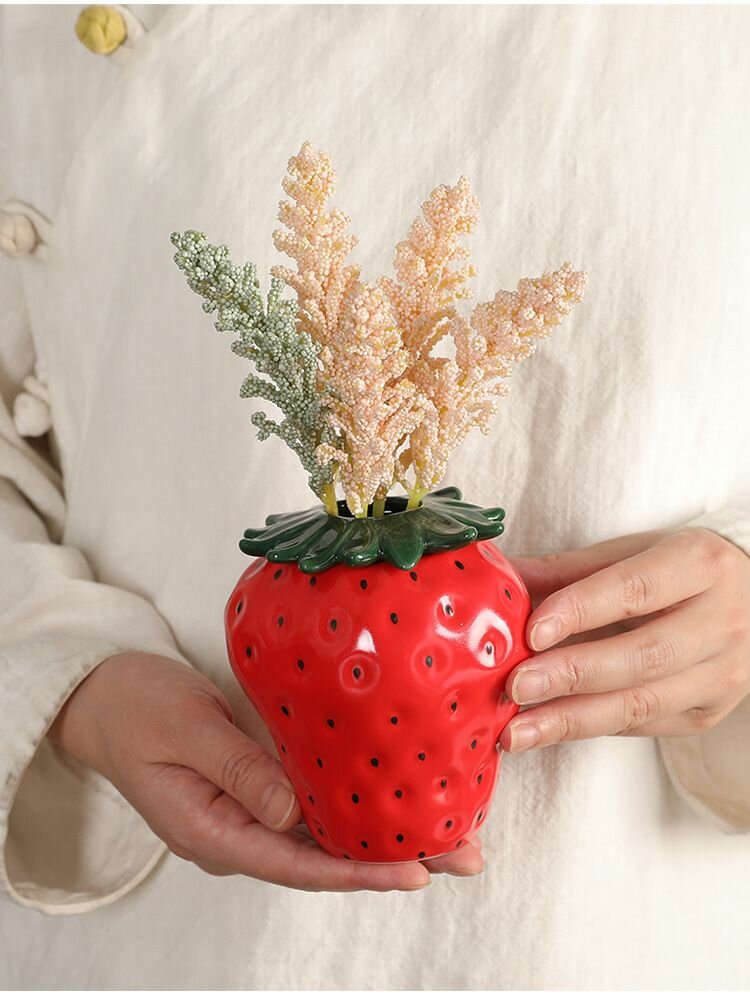 Керамическая ваза для клубники