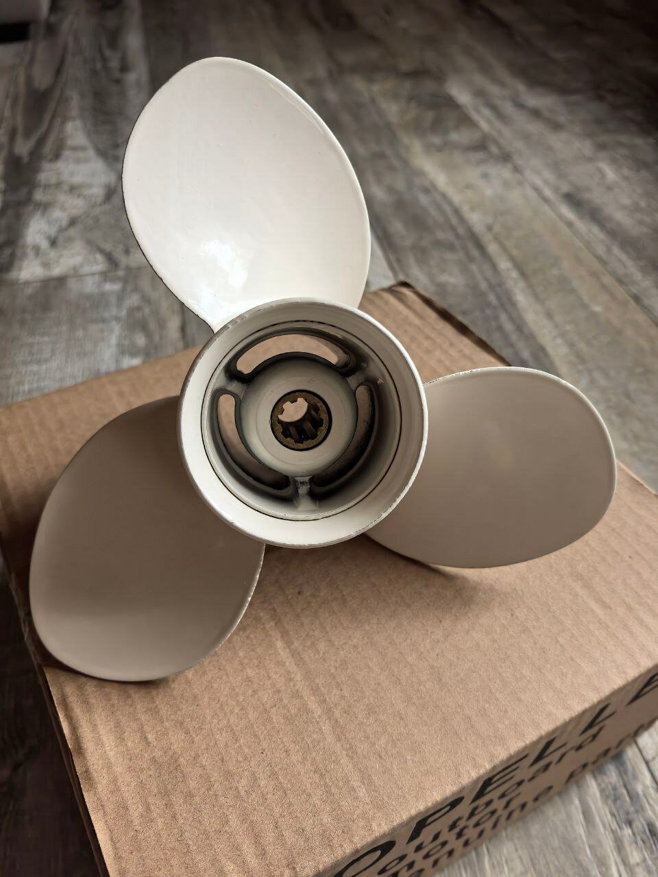 Винт гребной для Yamaha 9.9 15 20 hp диаметр 9 1/4 шаг 11 (скоростной) лопастей 3