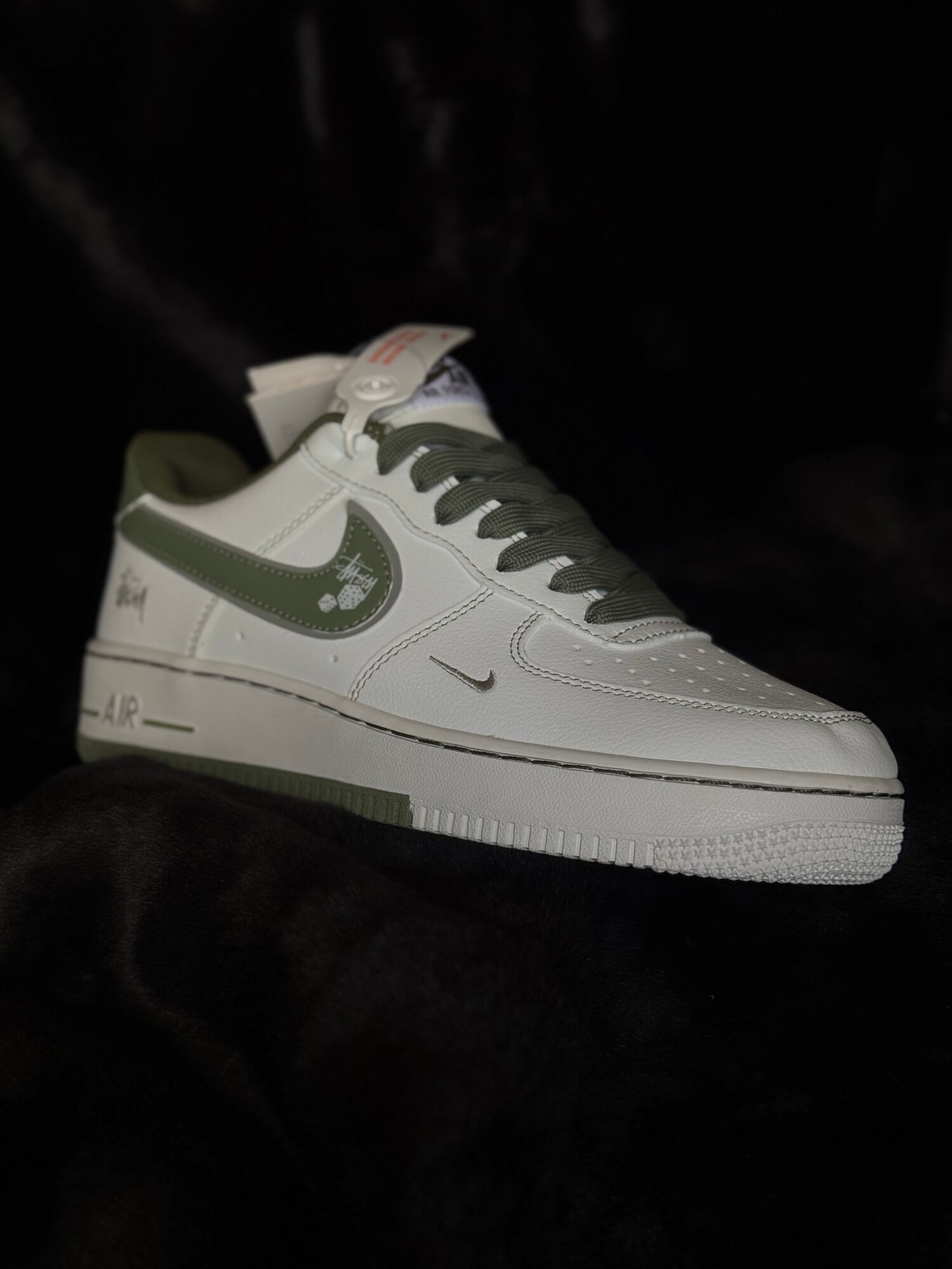 Кроссовки NIKE Air Jordan 1 Low OG, размер 40, молочный/бежевый