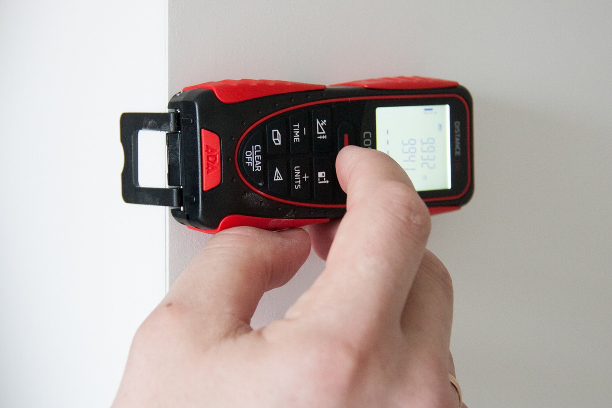 Лазерная рулетка ADA COSMO 70, автоматическое отключение, подсветка дисплея — фото 1