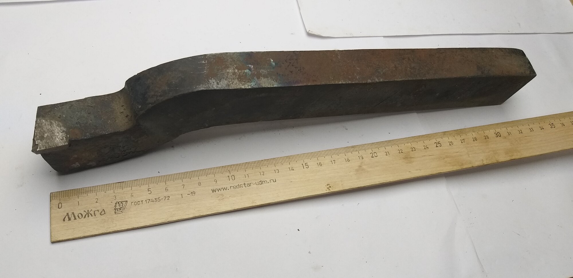 Резец коньковый подрезной 40х27 х340