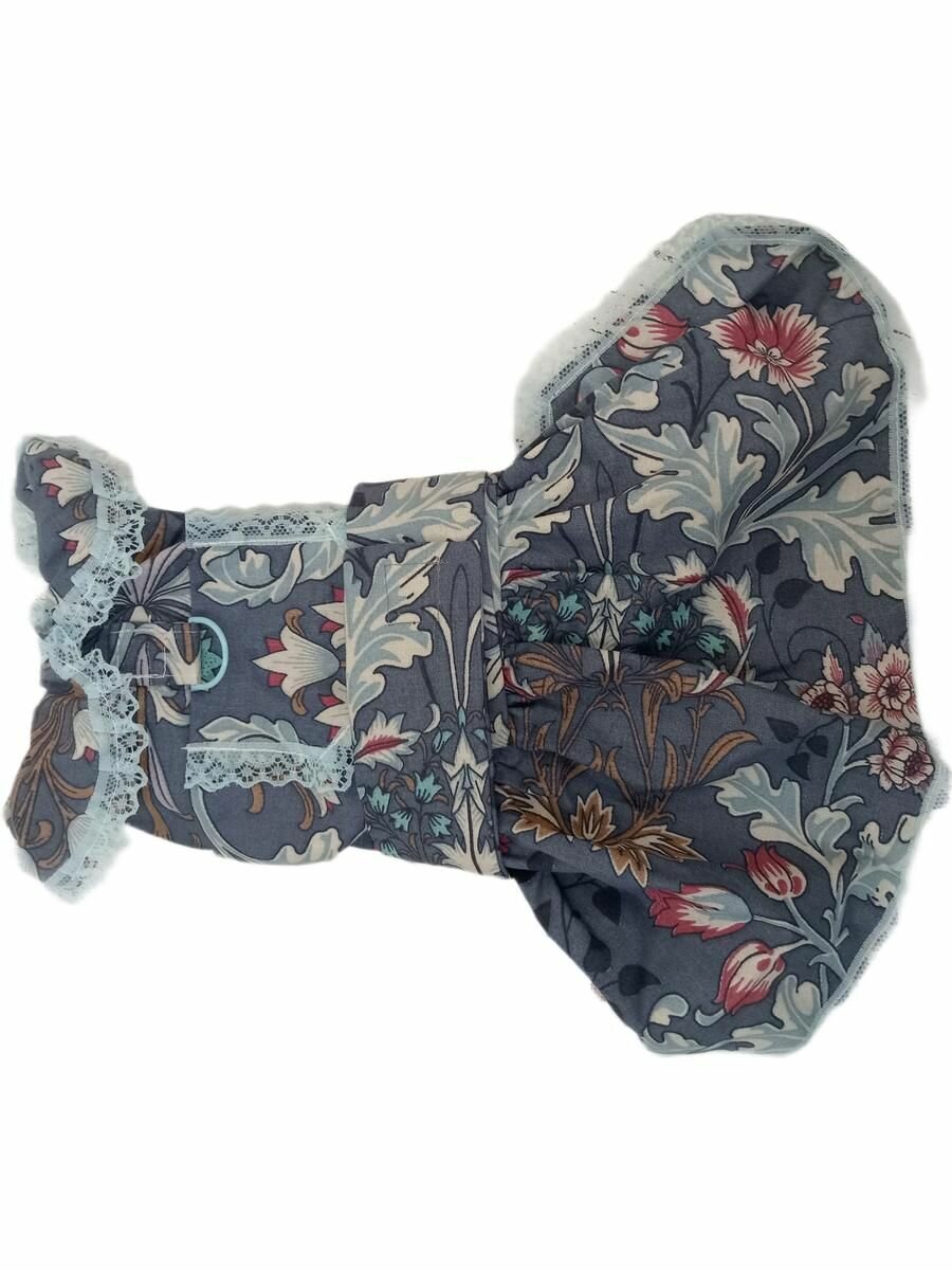 Летняя Шлейка-платье для собачки Цветы на синем. ручная работа Горловина 20см. Объем талии 28. Длина 30