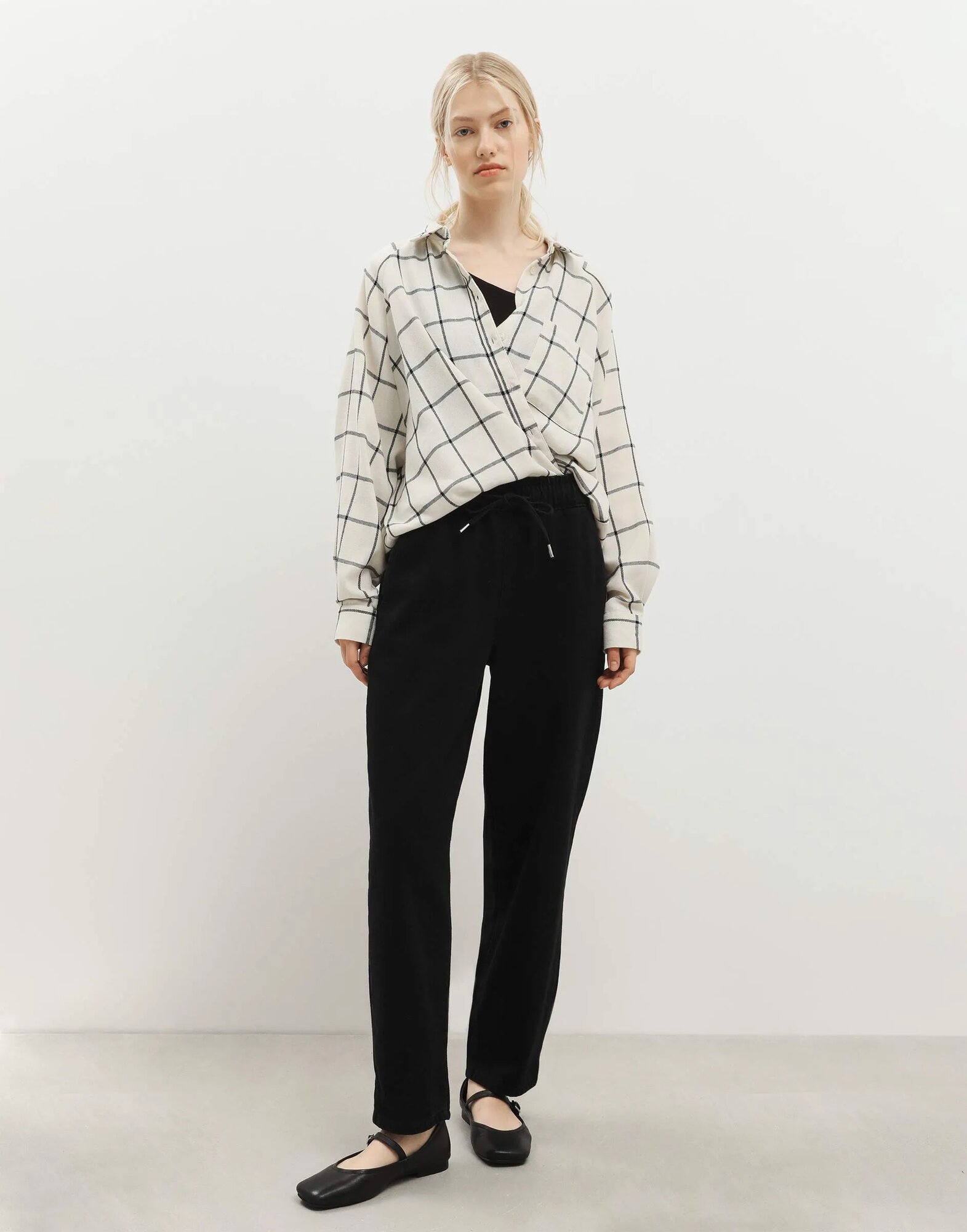 Джинсы бананы Gloria Jeans Back To Office, размер XL/170 (52-54), черный